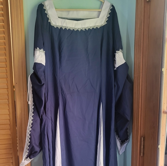 Medieval Halloween dress size 2x - Picture 1 of 3